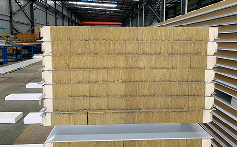 你知道兩側(cè)聚氨酯巖棉夾芯板嗎？