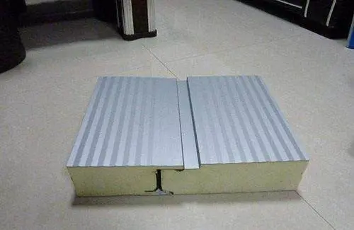 必承建材告訴您關(guān)于聚氨酯封邊巖棉夾芯板的特點(diǎn)及優(yōu)點(diǎn)是什么？